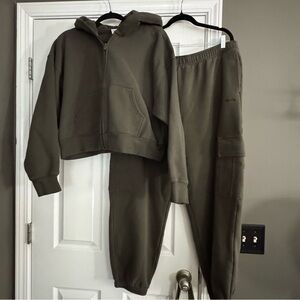 Aritzia Cozy Fleece Set in Dark Olive